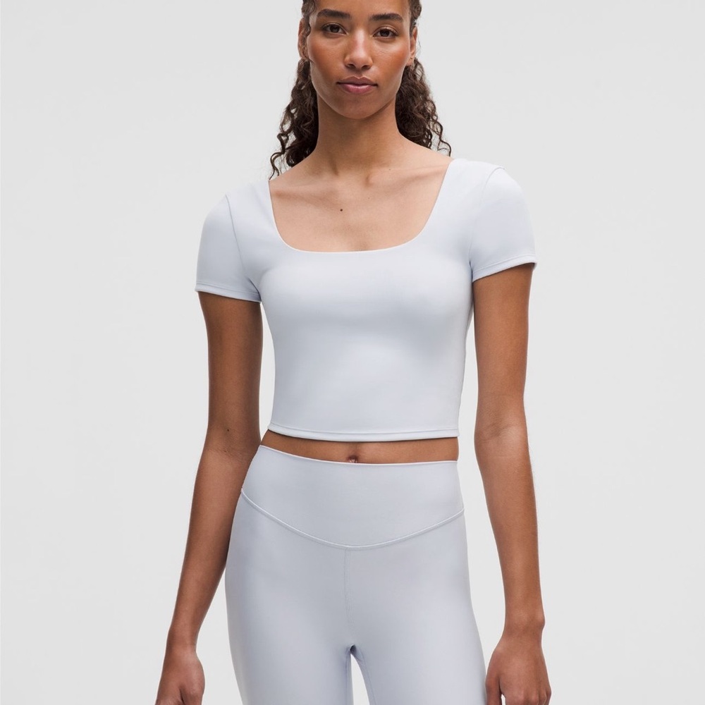 Wunder Under SmoothCover Square-Neck
T-Shirt